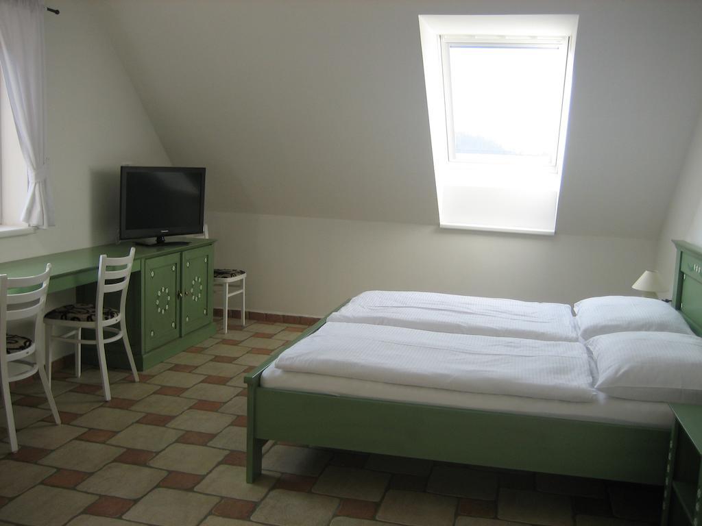 Penzion Malovany Osvetimany Room photo